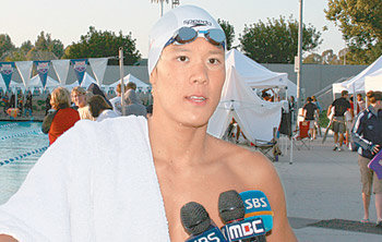 “긴장감 익힐 수 있었어요” 박태환이 자유형 200m에서 우승을 차지한 뒤 “모처럼 대회에 나와 긴장감을 익힐 수 있었다”고 소감을 밝혔다. 어바인=연합뉴스