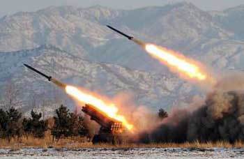 북한이 또 단거리 미사일을 발사했다. 사진은 북한 조선중앙통신이 올해 초 공개한 미사일 발사 장면.
