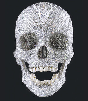 데미안 허스트의 ‘신의 사랑을 위하여’(2007). 해골에 다이아몬드를 빽빽이 박아넣었다. 사진 제공 지안