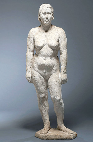 권진규의 미공개작 ‘여인 입상’. 1950년대 초 무사시노미술대 졸업작품으로 제작한 석고상이다. 사진 제공 권진규기념사업회