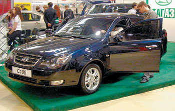 4월 러시아 로스토프에서 열린 신차 발표회에서 공개된 타가즈사의 C100 차량. N 자동차 부품회사 홈페이지 캡처