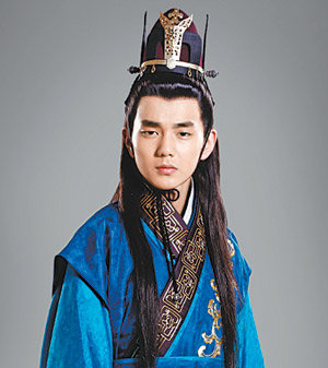 MBC 드라마 ‘선덕여왕’에서 김춘추 역으로 출연하는 유승호. 2002년 영화 ‘집으로’에서 철없는 어린이로 나온 그는 최근 드라마와 CF에서 훌쩍 큰 모습을 보이며 인기를 끌고 있다. 사진 제공 MBC