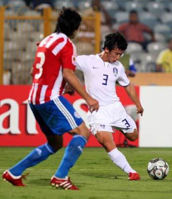 6일 새벽(한국시각) 이집트 카이로 스타디움에서 열린 U-20 월드컵 16강전 한국과 파라과이 경기에서 김민우가 2번째 골을 넣고 있다. 연합  ☞ 사진 더 보기