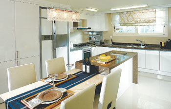 ‘덕계 신도브래뉴’ 84㎡ B는 거실과 주방이 마주 보고 있어 거실이 넓어 보이고 가족들이 대화를 많이 할 수 있게 설계된 점이 특징이다. 사진 제공 신도종합건설