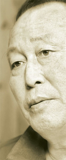 그라운드를 떠난 지 40여 일. 한화 김인식 고문의 얼굴은 감독이었을 때보다 훨씬 좋아 보였다. 그는 오랜만에 얻은 휴식을 ‘건강을 회복하는 시간’이라고 여겼다. 김 고문은 “2004년 12월 뇌경색으로 쓰러진 이후 요즘이 가장 건강하다”고 말했다. 변영욱 기자