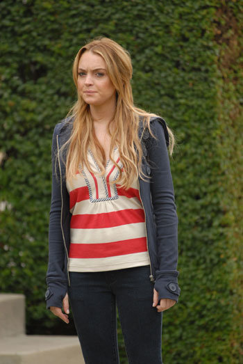 영화 ‘레이버 페인스’ 에 출연한 린제이 로한 모습.