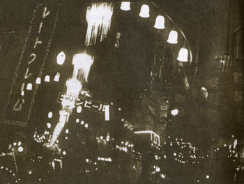 1930년대 경성전기주식회사 발행 화보에 실린 경성의 야경. 동아일보 자료 사진