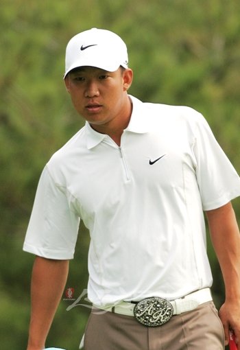 앤서니 김은 항상 자신의 이름 약자인 ‘AK’가 새겨진 버클을 착용하고 경기에 나선다.스포츠동아 DB