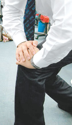 나이가 들면서 무릎관절 척추관절 어깨관절 질환이 늘어남에 따라 관절척추전문병원이 늘고 있다. 요즘 스포츠를 즐기는 젊은층 사이에서도 관절 질환이 늘고 있다. 동아일보 자료 사진