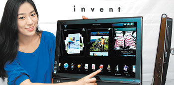 기술력과 감성 디자인을 접목한 테크노휴머니즘 제품이 2010년 신트렌드로 자리 잡을 것으로 보인다. 한국HP가 내놓은 ‘터치스마트 300/600’ 시리즈는 본체 없이 모니터 하나로 컴퓨터 기능을 모두 수행하는 일명 ‘올인원’ 데스크톱 컴퓨터. 사진 제공 한국HP