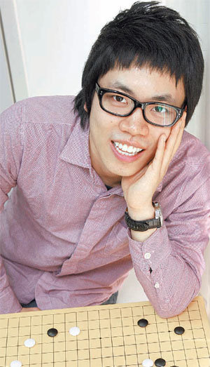 프로 입단 실패 후 좌절을 겪고 방황했던 송홍석 아마 7단은 “이제야 바둑을 즐기면서 두는 의미를 알 것 같다”며 “꾸준함으로 두 번째 바둑 인생에선 성공하고 싶다”고 말했다. 변영욱 기자