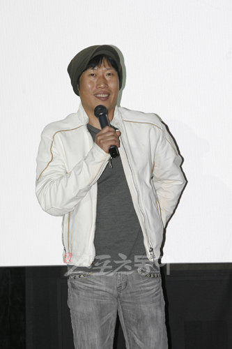 10일 오후 서울 동대문 메가박스에서 진행된 영화 ‘전우치’의 관객인사에 참석한 유해진.