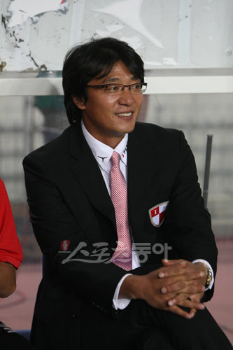 황선홍 부산 감독은 4회 연속 월드컵에 출전해 한국의 공격을 책임졌다. 월드컵 무대에서 유독 부진해 많은 비난에 시달렸던 황 감독은 2002년 4강 진출을 계기로 한풀이에 성공했다. [스포츠동아 DB]