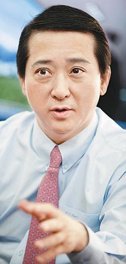 올해로 취임 4년째를 맞는 LG디스플레이 권영수 사장. 그는 “매출 1등보다는 수익성 1등이 더 좋다”고 말했다. 사진 제공 LG디스플레이