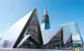 인천시가 각종 국제회의나 학술대회 등을 유치하기 위해 경제자유구역인 송도국제도시에 2008년 10월 개관한 송도컨벤시아. 다음 달 26∼28일 ‘G20 재무차관 및 중앙은행 부총재 회의’가 열린다. 동아일보 자료 사진