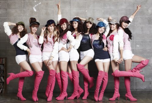 늘 '청춘'의 이미지를 가진 소녀시대. 지금은 핑크와 너무나 잘 어울리는 소녀시대가 레드, 블랙이 대표하는 섹시함을 본격적으로 추구할 수 있을까. 사진제공 SM엔터테인먼트.