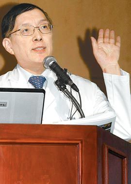 송명근 교수가 24일 오후 건국대병원에서 기자회견을 자청했다. 송 교수는 2007년 서울아산병원에서 건국대병원으로 자리를 옮겼다. 전영한 기자