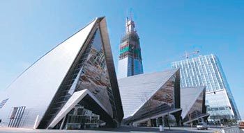 11월 서울에서 개최되는 G20 정상회의에 앞서 의제를 조율하기 위한 ‘G20 재무차관·중앙은행 부총재 회의’가 열리는 인천 연수구 송도국제도시의 송도컨벤시아. 인천시는 각종 국제회의나 학술대회 등을 유치하기 위해 2008년 10월 송도컨벤시아를 개관했다. 동아일보 자료 사진