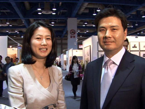 배우 심은하(왼쪽)와 그녀의 남편인 지상욱 자유선진당 대변인. 스포츠동아DB