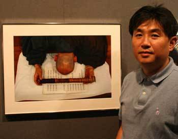 길상사에서 찍은 사진을 모아 2007년 9월 6일 일본 도쿄 올림푸스 갤러리에서 사진전을 연 이종승 기자.