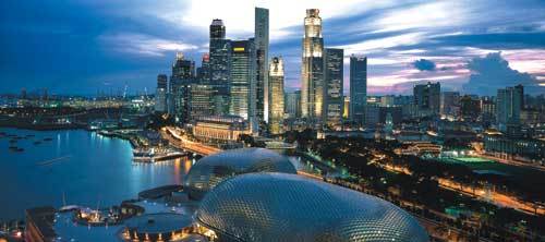 경제특구 우등생 싱가포르  세계 각국이 획일적인 경제특구 모델에서 벗어나 다양한 형태의 경제특구를 
건설하거나 기존 경제특구를 변환시키는 데 안간힘을 쏟고 있다. 사진은 싱가포르의 복합 공연장 에스플러네이드 및 도심 야경. 사진 
제공 싱가포르 미디어개발청