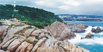 문화재청이 최근 명승 지정을 예고한 울산 동구 대왕암공원. 지역 주민들은 “명승으로 지정되면 공원 개발에 차질이 생긴다”며 반대하고 있다. 사진 제공 울산시