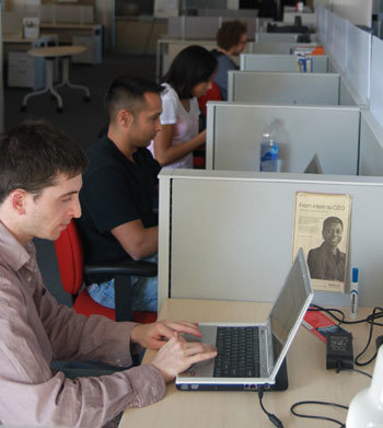 미국 뉴욕대가 맨해튼 베릭스트리트에 설립한 창업보육센터. 부스 한 개에 월 250달러의 임대료를 받으며 창업자들에게 도움이 되는 경영정보를 제공하고 있다. 뉴욕=홍수용 기자