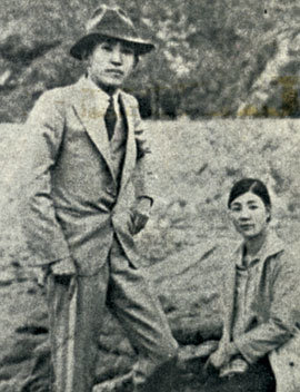 1930년대 초 조선총독부 기사로 일할 때의 이상(왼쪽). 앉아 있는 여성은 금홍인지, 일본 여성인지 알 수 없다. 사진 제공 소명출판