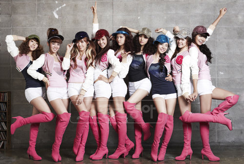 국내에 이어 아시아 정벌에 나서는 그룹 소녀시대. 대규모 아시아 투어를 기획한 소녀시대가 17일 중국 상하이에서 첫 공연을 열며 화려한 출발을 알린다. [사진제공=SM엔터테인먼트]