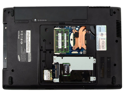 센스 R480 밑면의 커버를 벗겨낸 모습