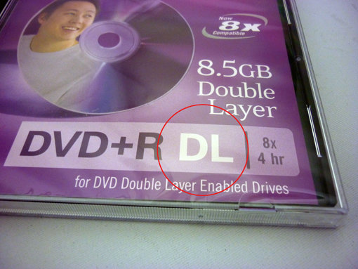 용량 8.5GB짜리 DVD는 듀얼 레이어 혹은 더블 레이어라고 하며, 공 DVD 구입 시 DL이라는 표기를 확인하면 된다