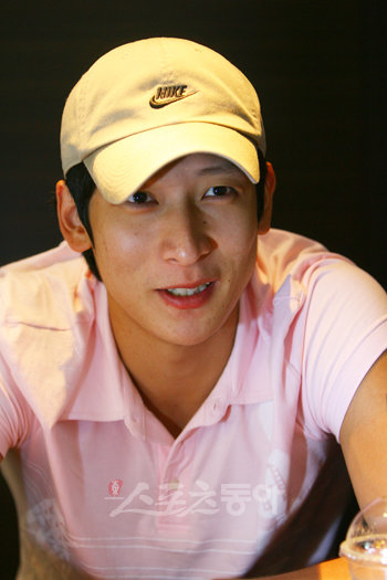 그동안 국내 이적을 고민해왔던 문성민은 결국 터키 리그에 잔류하기로 결정했다. [스포츠동아 DB]