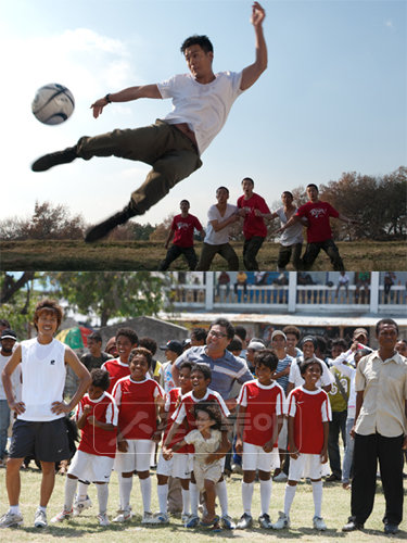 월드컵 특수가 극장가에서도 통할까. 축구를 소재로 한 영화 ‘꿈은 이루어진다(위)’와 ‘맨발의 꿈’.