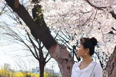 '괜찮은척'이란 디지털 싱글앨범을 발표한 박하영은 홍대의 수퍼신인으로 불린다.