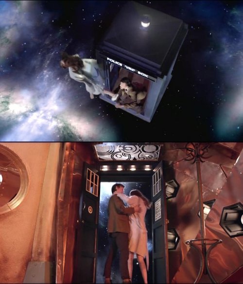 닥터와 조력자는 '타디스'라 불리는 일종의 타임 머신을 타고 이동한다. 타디스는 겉보기엔 파란색 경찰전화박스로 보이나 내부는 넓직한 공간이다.