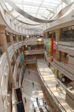 중국 베이징 차오양구 구앙후아로에 위치한 쇼핑몰 '더 플레이스'