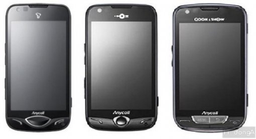 아이폰에 맞불을 놓았던 옴니아2. 왼쪽부터 T옴니아2(SKT), 오즈옴니아(LGT), 쇼옴니아(KT)
