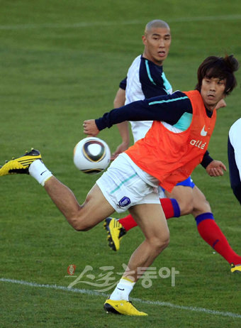 7일 오후(한국시간) 남아공 요하네스버그 러스텐버그의 올림피아 파크 경기장에 한국대표팀 선수들이 스피드 경기 훈련을 하고 있다.