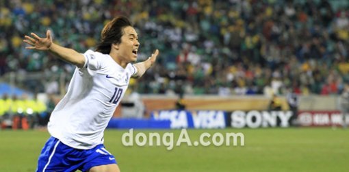 나이지리아 전과의 후반전 경기에서 박주영 두번째 골을 넣은 넣은 뒤 팔을 벌리며환호하고 있다. 전영한 동아일보 기자 scoopjyh@donga.com