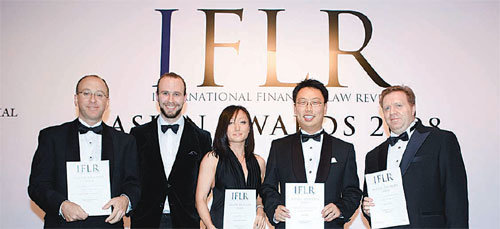 법무법인 세종은 세계적 금융·법률잡지 ‘IFLR’가 수여하는 ‘2008년 아시아 증권발행 딜 상’을 수상했다.