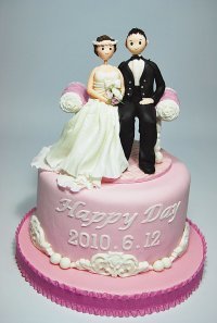 설탕 공예로 만든 웨딩 케이크.