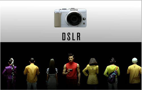 콤팩트 디지털카메라의 휴대성과 디지털렌즈교환식(DSLR) 카메라의 기능성을 동시에 표현한 올림푸스 PEN 광고. 사진 제공 금강오길비