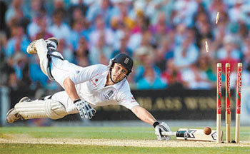 스포츠액션 싱글 부문 1위를 차지한 가레스 코플리 씨의사진. 영국 런던에서 열린 크리켓 경기의 한 장면이다.