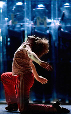 8월 13일부터 LG아트센터에서 국내 초연에 들어가는 ‘빌리 엘리어트’. 제작비 135억 원이 투입돼 올하반기 최대 기대작으로 꼽히지만 규모에 비해 저조한 티켓 예매율을 나타내고 있다. 사진 제공 매지스텔라