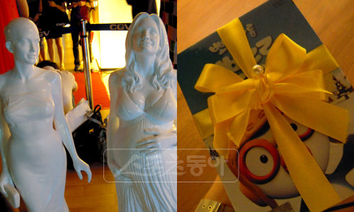 안젤리나 졸리를 위해 국내 팬들이 마련한 선물들. 실제 모습을 본 떠 만든 조각상들(왼쪽)과 아이들을 위하 준비한 애니메이션 ‘뽀로로’ DVD 세트.