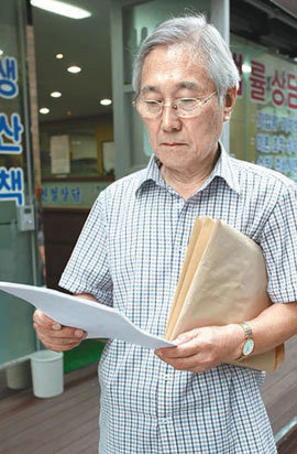 직업군인과 대기업 인사담당자로 30년을 일한 뒤 지금은 택배 일을 하는 유기영 씨(66). 그는 “50대에 일을 그만두니 우울증이 찾아왔는데 택배 일을 하며 많이 움직이면서 건강을 되찾았다”고 말했다. 박상훈 인턴기자 동국대 신문방송학과 4학년