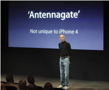 아이폰4 수신불량, 일명 ‘안테나게이트’를 발표하는 애플의 스티브잡스 CEO