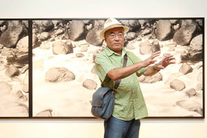예술가들의 외교행사 C20에서 자신의 작품을 3D로 선보이는 사진작가 배병우 씨는 “세계 각국의 문화인들이 한국의 정서를 다채롭게 체험하는 계기가 되길 기대한다”고 말했다. 변영욱 기자 cut@donga.com