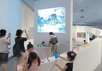 국립현대미술관내 어린이미술관은 확장 이전 기념전에서 미술과 과학을 접목한 작품을 선보였다.