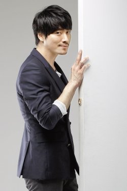 이준혁은 에단 호크가 주연한 영화 ‘가타카’를 좋아한다. “열성 유전자로 태어나 자신의 한계를 넘어서는 영화 내용이 좋았어요. 전 항상 어딘가 결여된 캐릭터에 매력을 느껴요. 희망을 주거든요.”

양회성 기자 yohan@donga.com